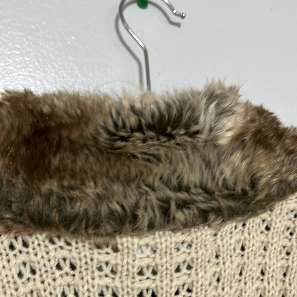 Chic Faux Fur Vest in Brown and Cream - Picture 7 of 12
